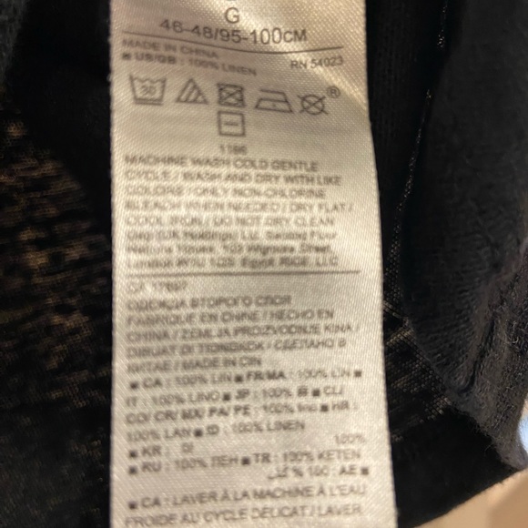 BANANA REPUBLIC BLACK SHORT SLEEVE T-SHIRT. EUC.  SIZE LARGE. - Picture 4 of 4